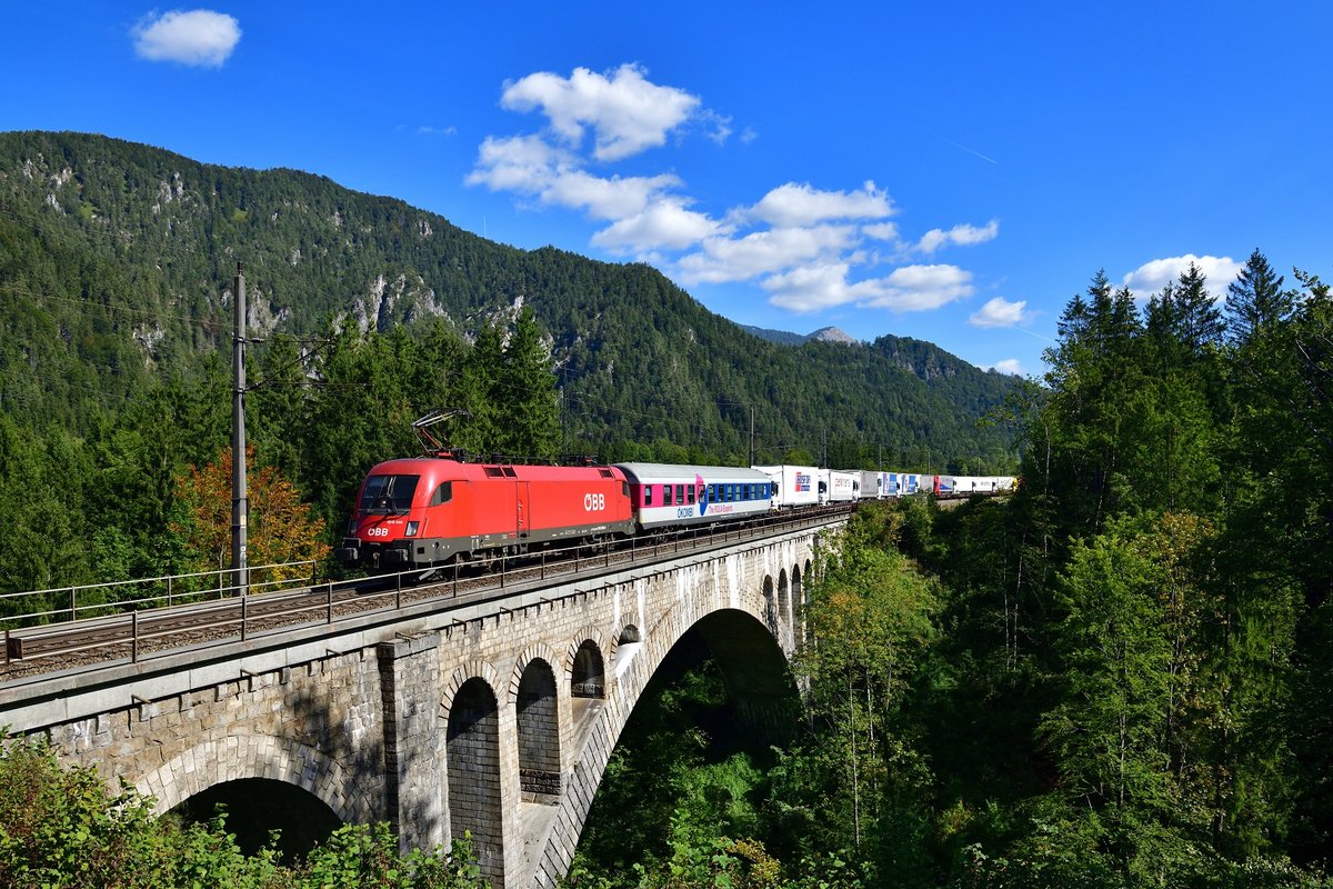 1016 040 mit RoLa 41402 am 20.09.2019 bei St. Pankraz.