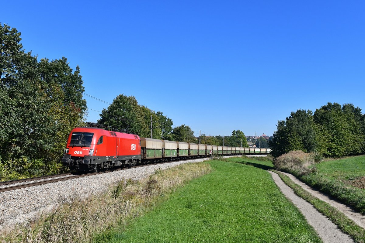 1016 046 mit einem Güterzug am 27.08.2018 bei Gaisbach-Wartberg.