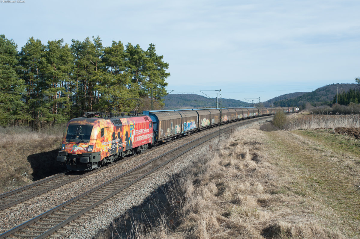 1016 048 mit einem gemischten Güterzug Richtung Nürnberg bei Parsberg, 04.03.2017