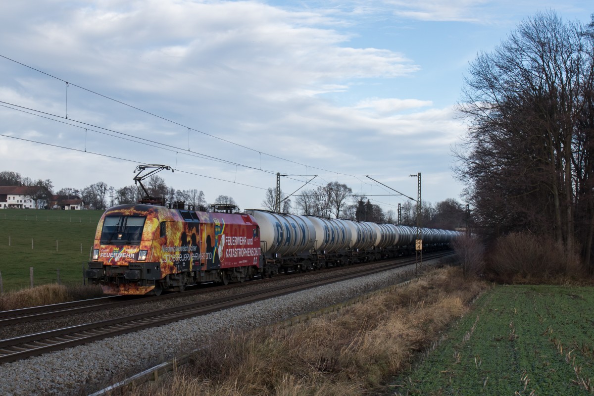 1016 048  Niederösterreichischer Landesfeuerwehrverband  mit einem Kesselzug am 28. November 2015 bei Vogl.