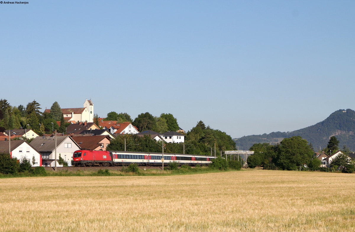 1016 1xx mit dem IC 181/RE 50181 (Stuttgart Hbf-Zürich HB/Singen(Htw)) bei Mühlhausen 12.7.18