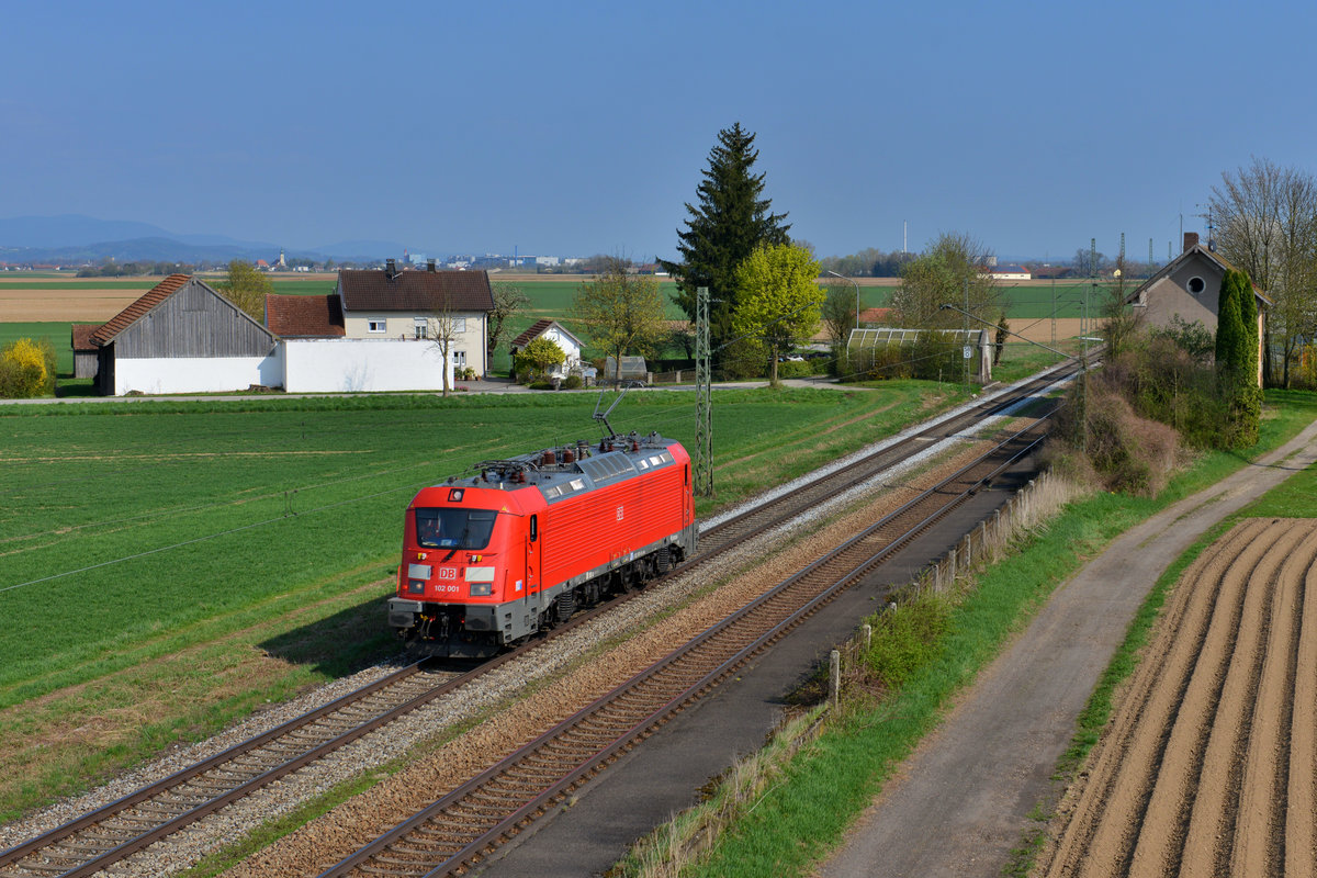 102 001 am 05.04.2017 bei Stephansposching. 
