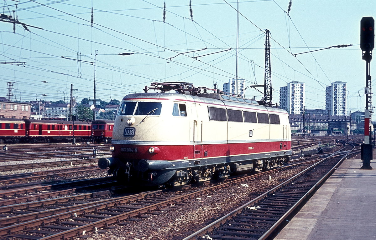 103 002  Stuttgart Hbf