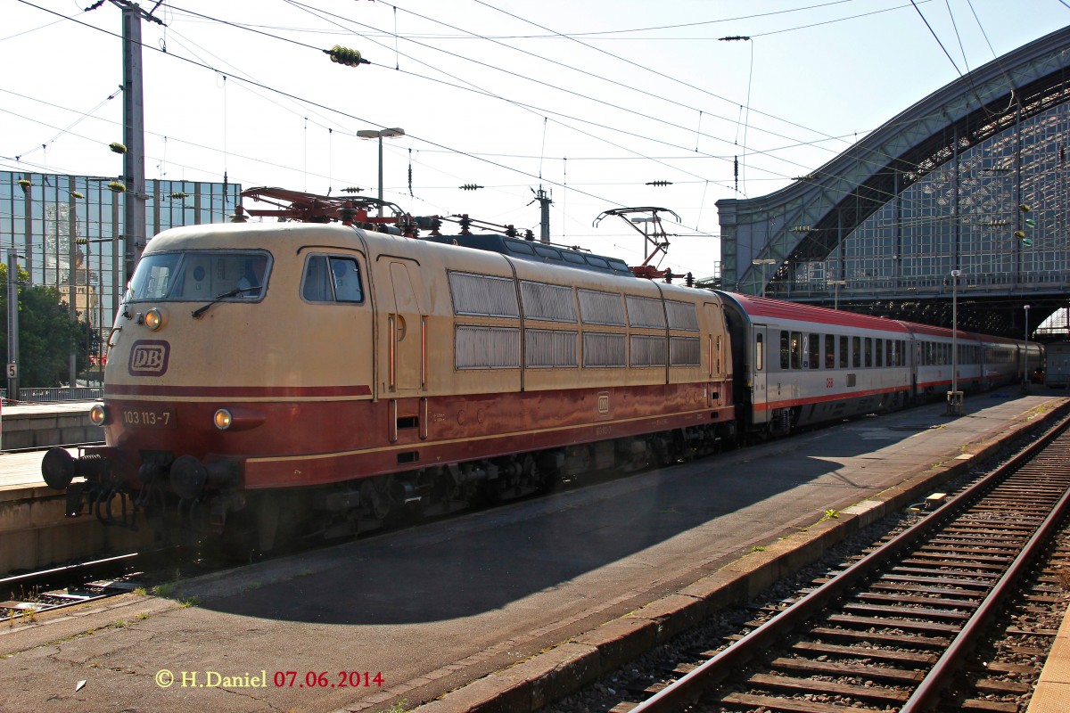 103 113-7 mit IC119 (Münster-Innsbruck) am 07.06.2014 in Köln Hbf.