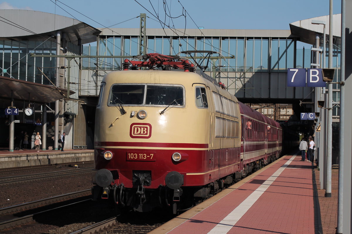 103 113 am 01.09.2018 mit einem Sonderzug in Kassel-Wilhelmshöhe.
