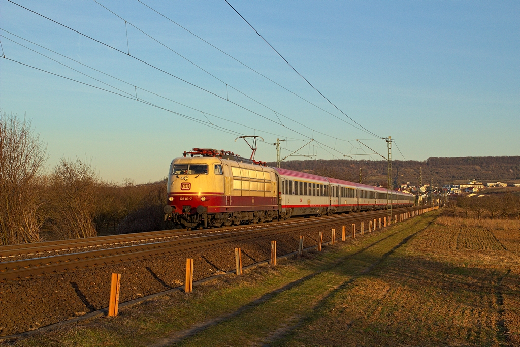 103 113 brachte am 24.2.2014 den IC 118 nach Münster, vorbei an Gau-Algesheim