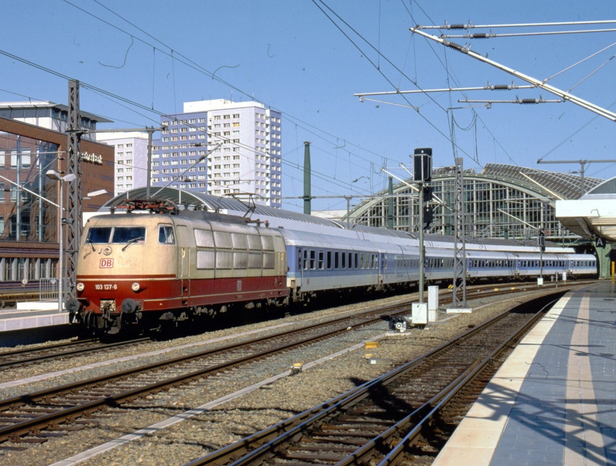 103 137-6 Berlin Ostbahnhof 1997