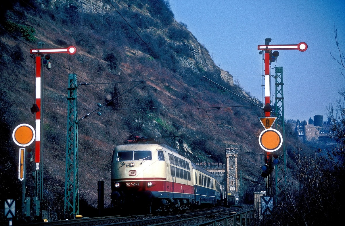  103 143  bei St. Goar  01.04.87
