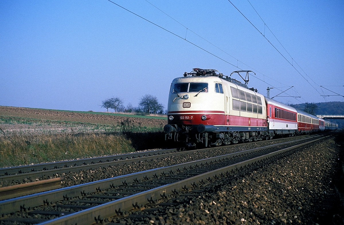 103 151  bei Ensingen  18.11.89