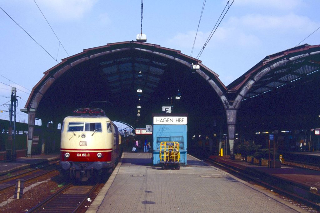 103 155 in Hagen Hbf. 30.05.1986.