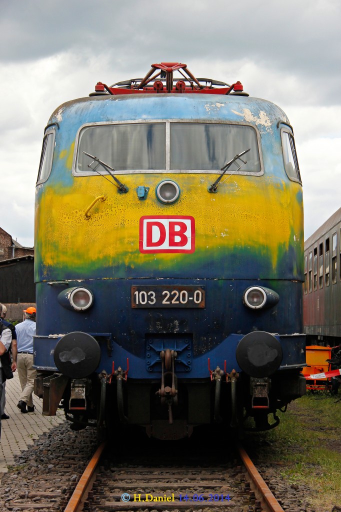 103 220-0  die ehemalige Touristikzuglok  wurde am 14.06.2014 im DB Museum Koblenz Lützel präsentiert.
