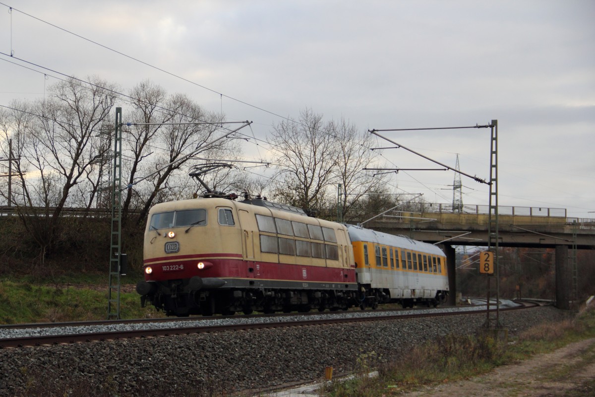 103 222-6 DB mit Messwagen bei Redwitz am 25.11.2013.