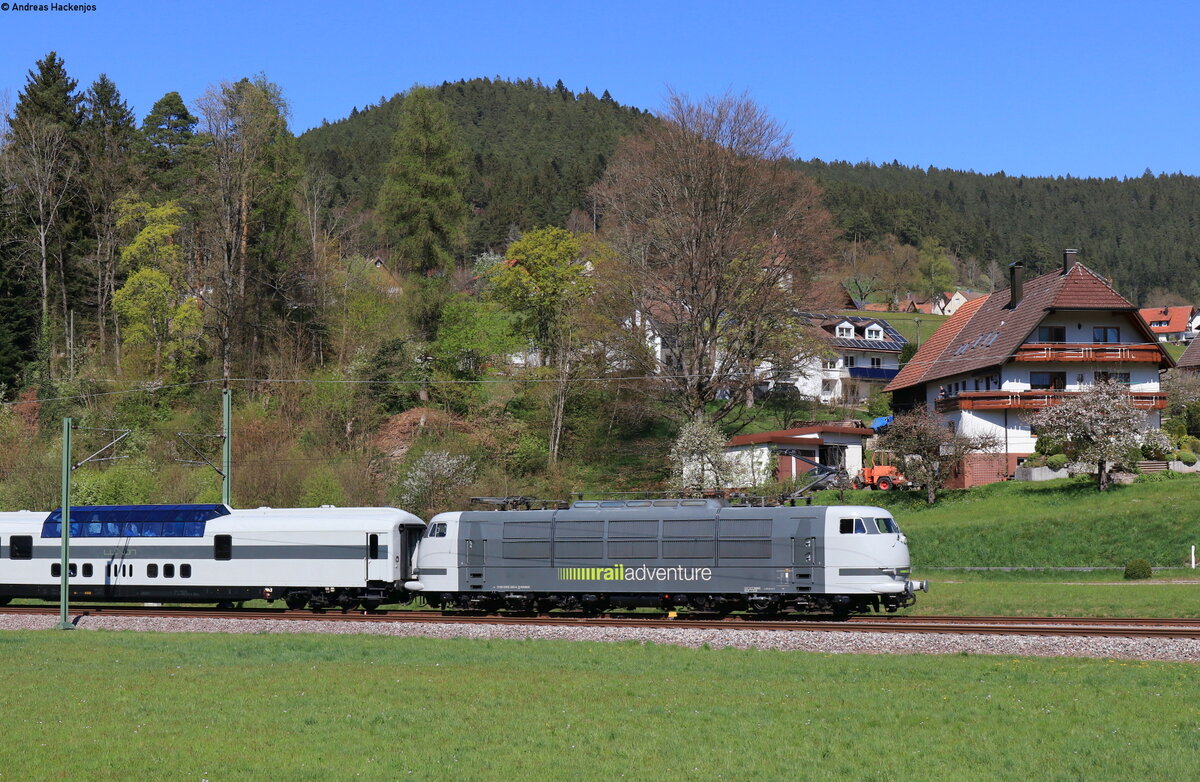 103 222-6 mit dem DPE 9470 (Gaiblingen - Baiersbronn) bei Heselbach 28.4.22
