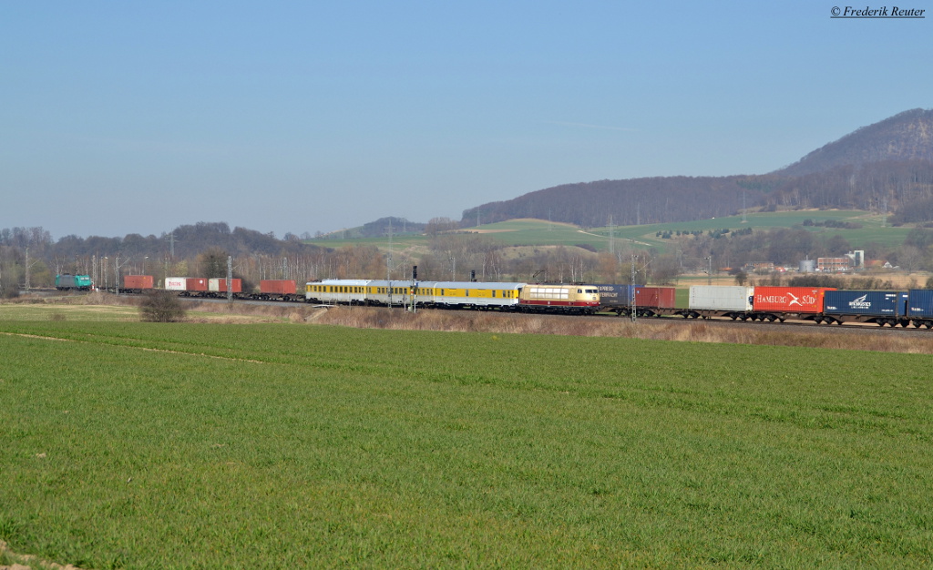 103 222 mit ST 92278 Hannover Hbf - Nürnberg Dutzendteich, am 13.03.2014 zwischen Godenau und Alfeld/Leine.
