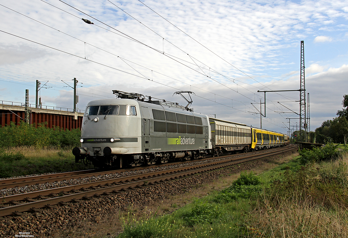103 222  Railadventure  mit brit. Class 777 für Merseyrail, bei Porz Wahn am 05.10.2019