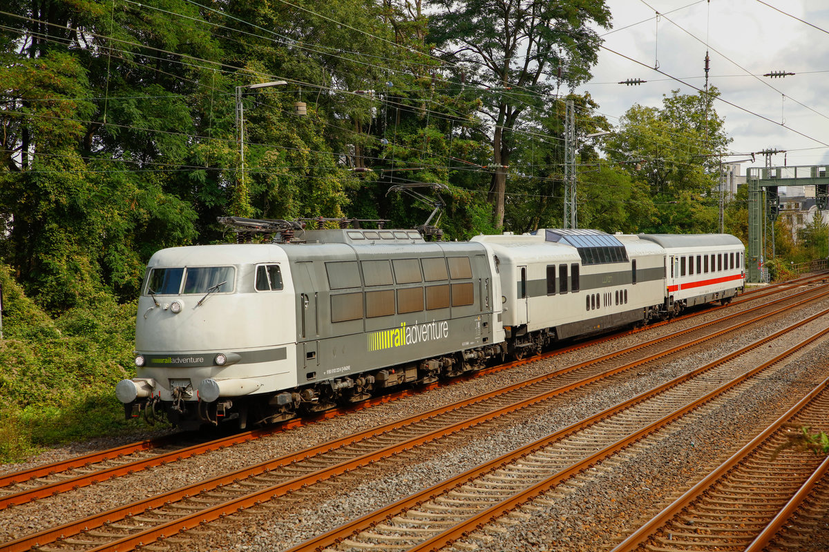 103 222 Railadventure mit Luxon-Domecar und Avmz Wagen in Wuppertal, am 08.09.2019.
