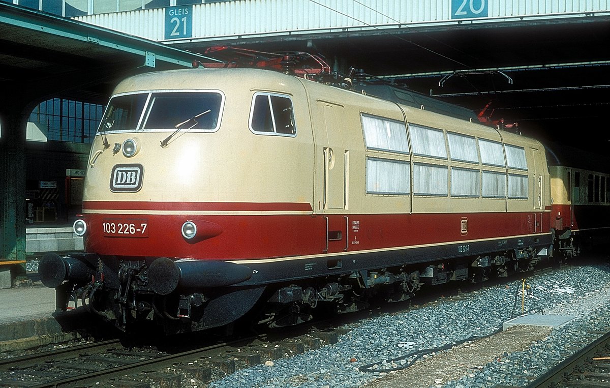 103 226  München Hbf  09.04.79