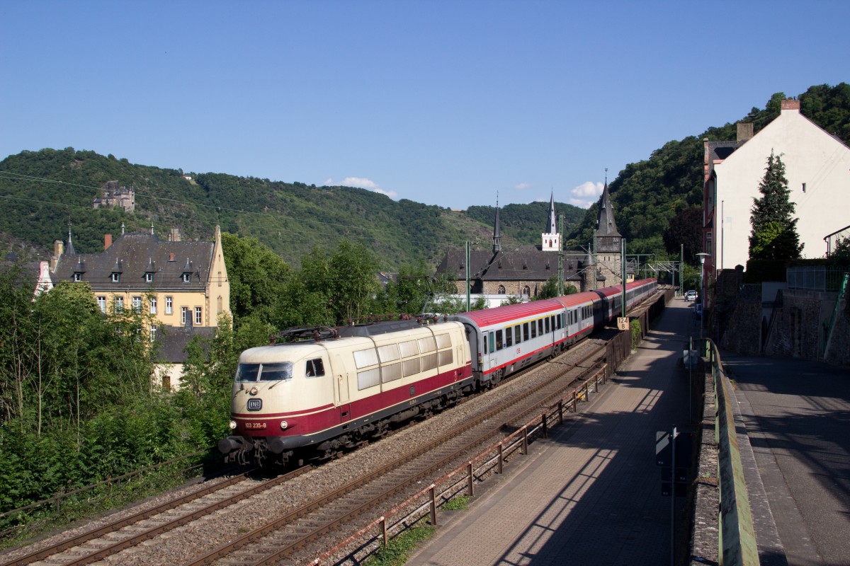 103 235-8 mit dem IC 118 (Innsbruck Hbf - Münster (Westf) Hbf) in St. Goar am 03.07.14