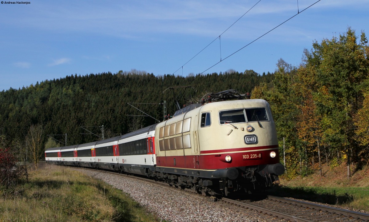 103 235-8 mit dem IC 185 (Stuttgart Hbf-Zürich HB) bei Neufra 31.10.14