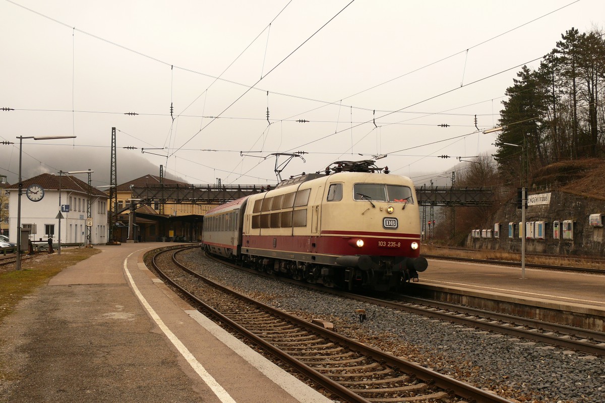 103 235 mit IC 119 nach Innsbruck hbf in Geislingen (Steige). 18.1.14