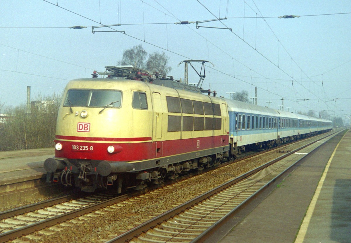 103 235 mit IR 2544  Osnabrcker Land  (Berlin–Mnster) am 23.03.2000 in Stadthagen