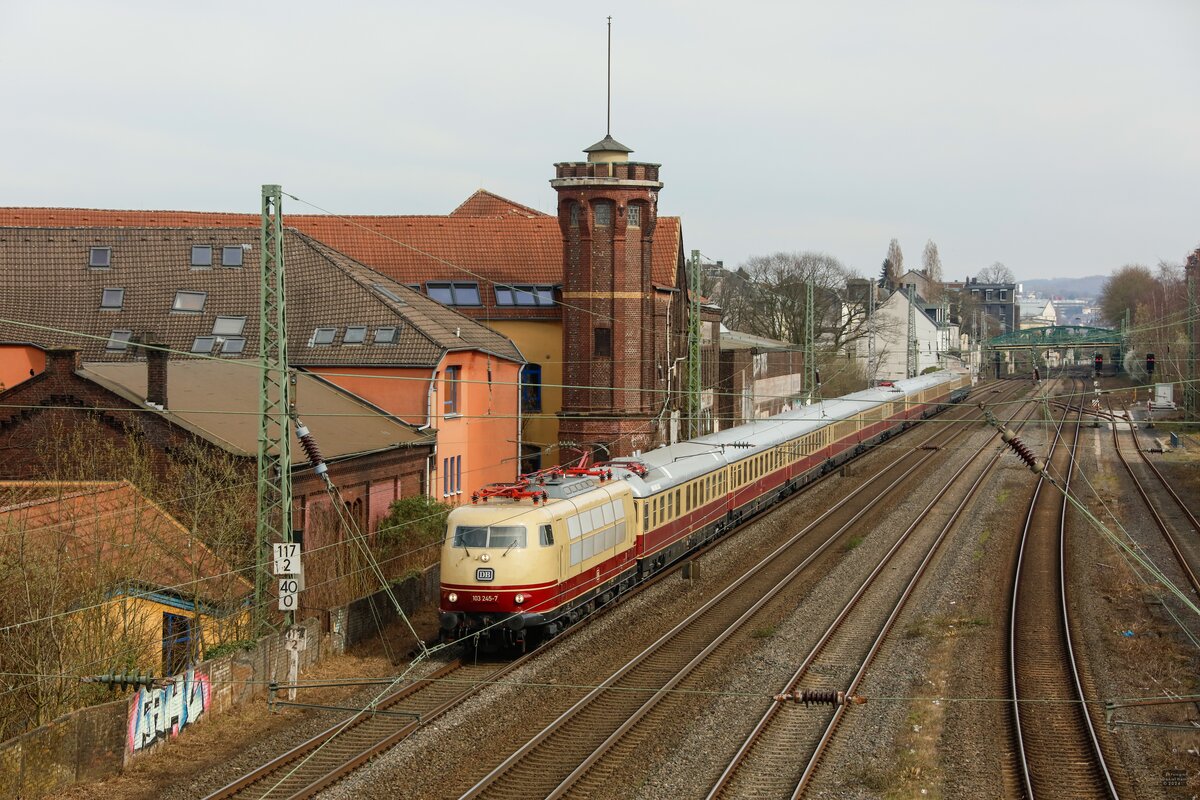 103 245-7 DB mit Rheingold in Wuppertal Unterbarmen, am 10.03.2024.