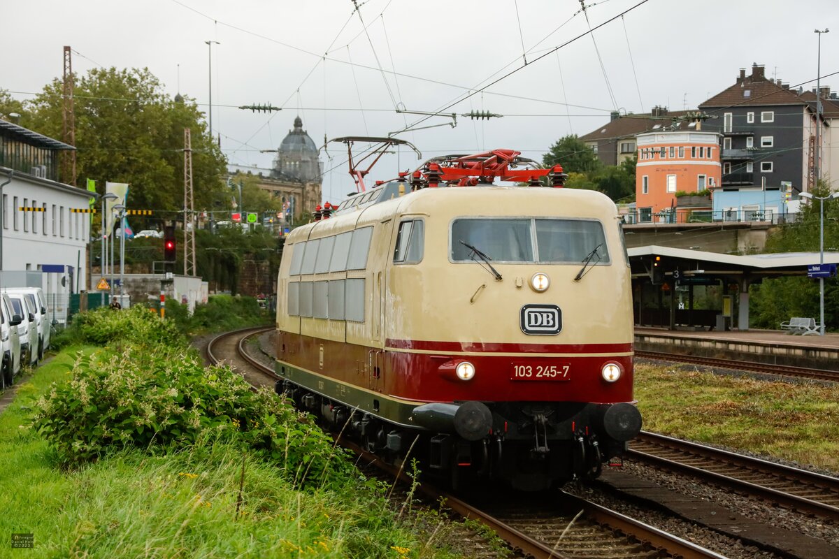 103 245-7 DB in Wuppertal Steinbeck, am 03.10.2023.