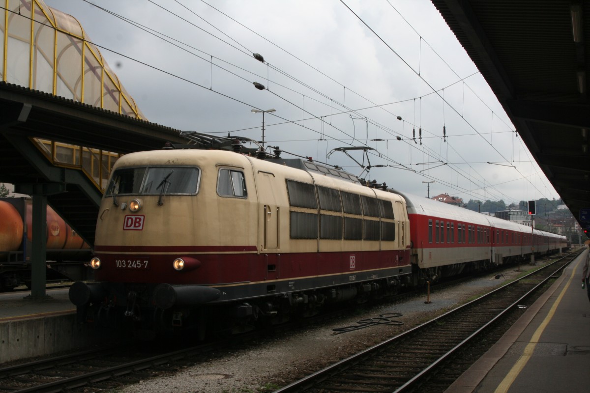 103 245-7 Einfahrt Salzburg Hbf 08.08.2007