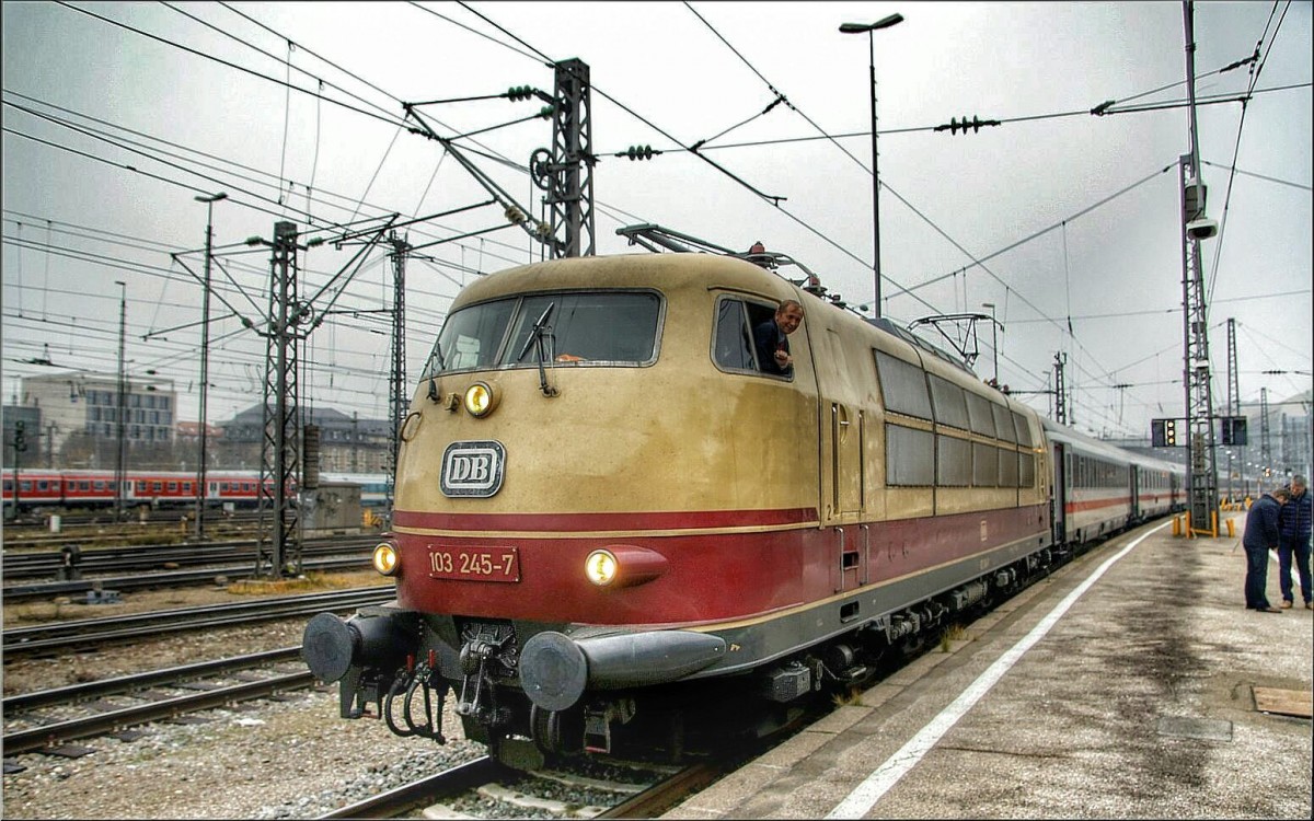 103 245-7 IC Starlok,...Sonderfahrt am 29 November 2014 nach Salzburg,Abfahrt in München vom Gleis 10