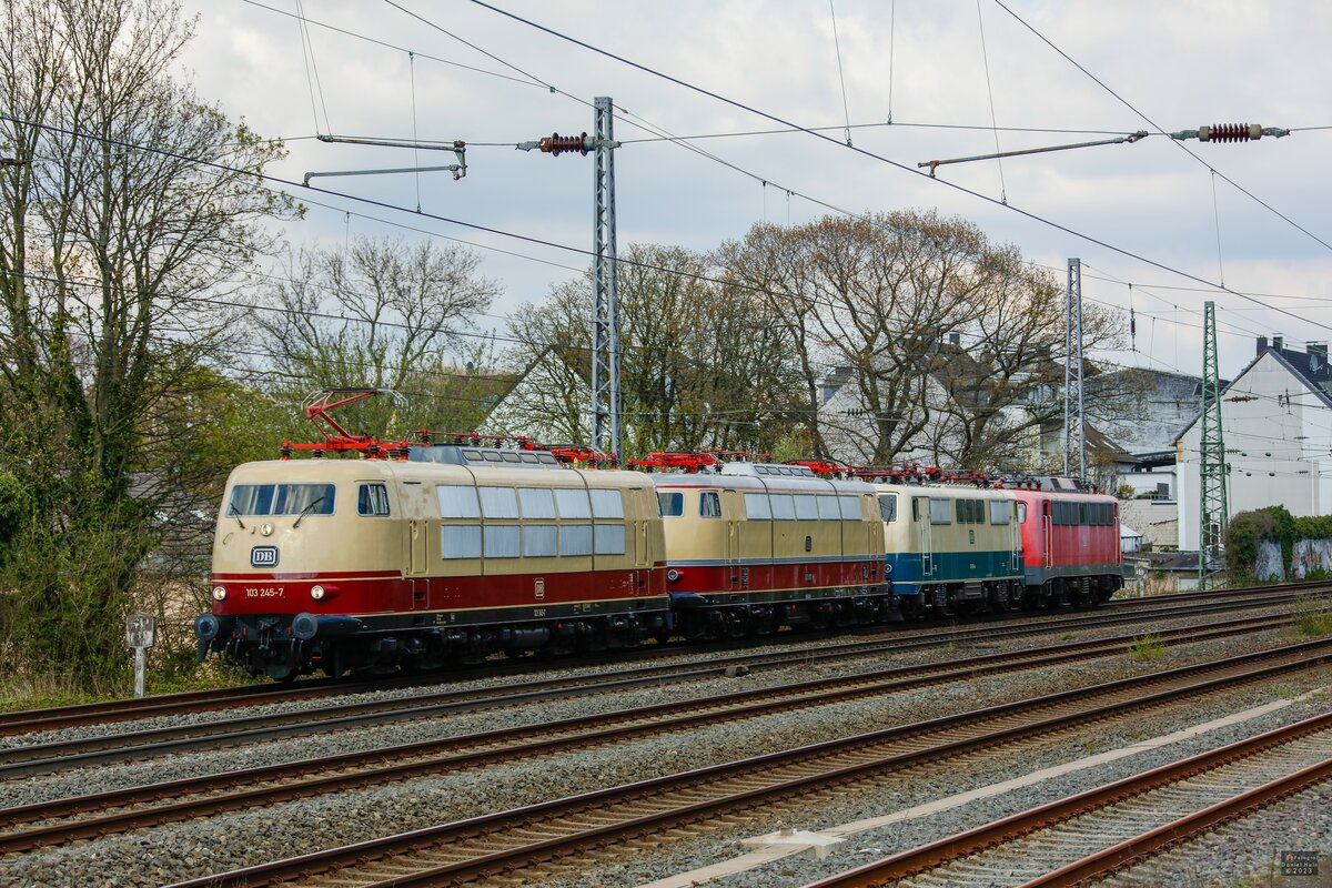 103 245 mit E03 001, 111 001 & 115 114 in Wuppertal Unterbarmen, April 2023.