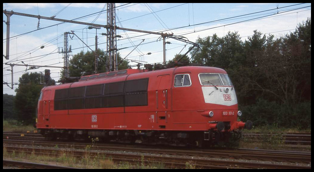 103101 setzt nach Ankunft im Grenzbahnhof Bad Bentheim am 26.8.2001 um.