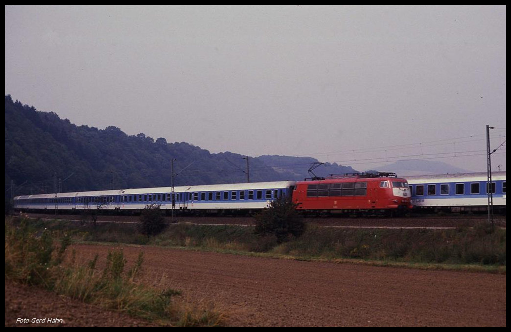 103169 mit Interregio 1777 war am 10.09.1989 um 12.33 Uhr bei Freden in Richtung Süden unterwegs. Zeitgleich kam ein Interregio im Gegenverkehr.