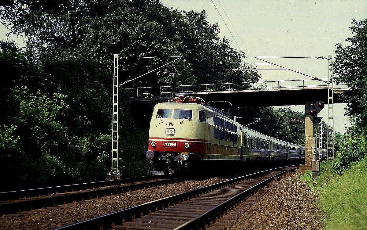 103236 mit EC 30  Merkur  am 2.7.1987 um 16.53 Uhr in Hasbergen Richtung Münster.