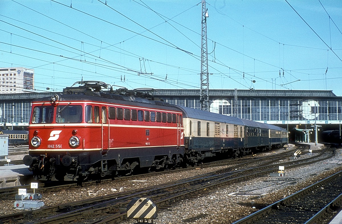 1042 551  München Hbf  17.04.77