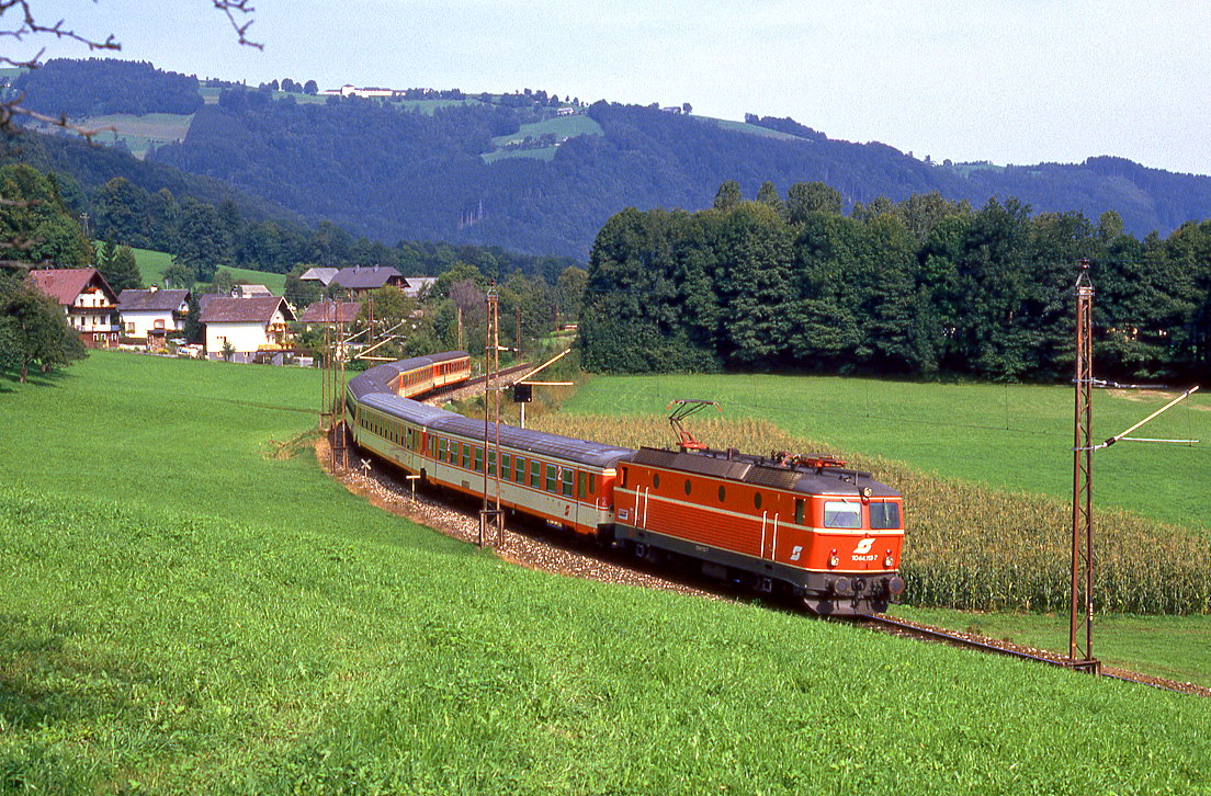 1044 113, Altmünster, E700, 13.09.1987.
