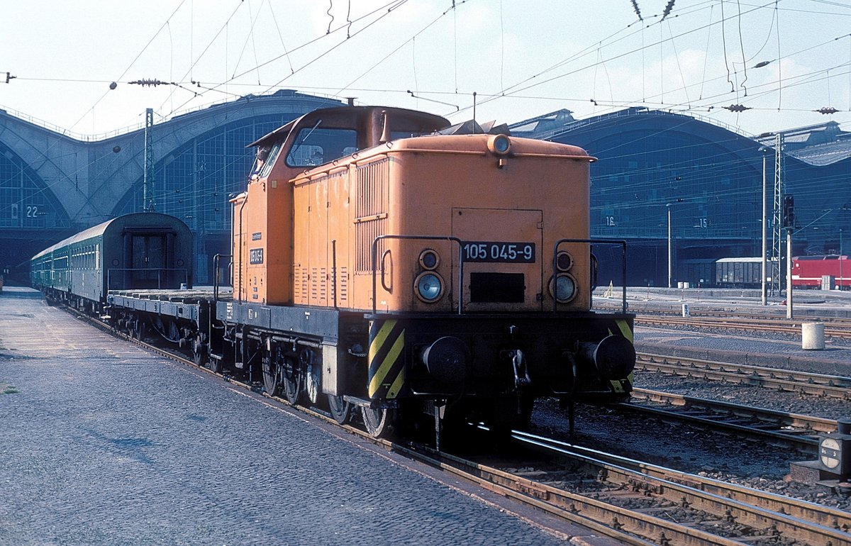105 045  Leipzig Hbf  06.04.90