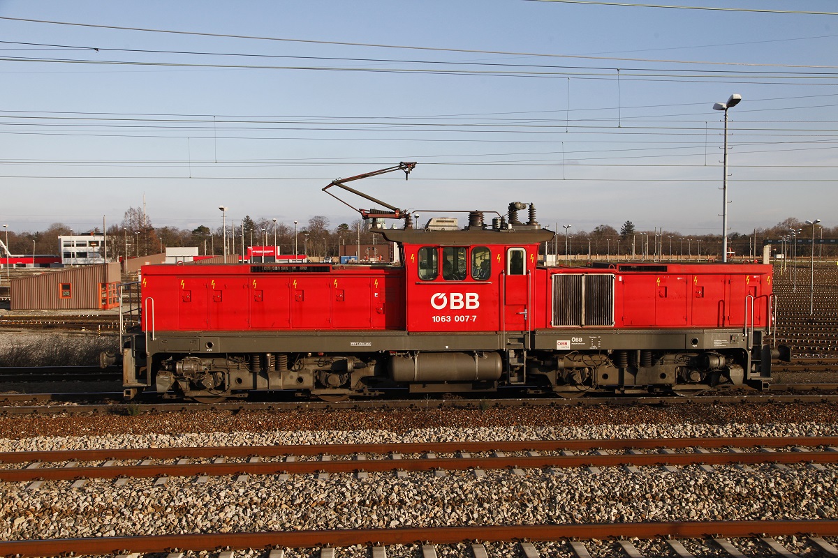 1063 007 in Wien Zentralverschiebebahnhof am 10.12.2015.