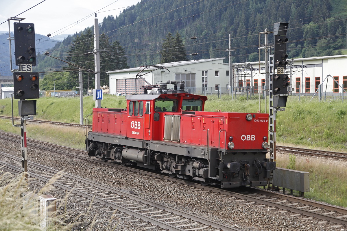 1063 039 als Lz bei St.Michael am 18.06.2015.