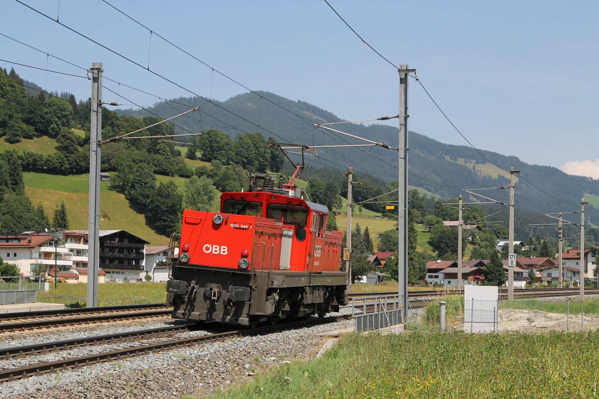 1063 045-7 mit einem Lokzug in die Richtung Kitzbhel bei Brixen im Thale am 24-7-2013.