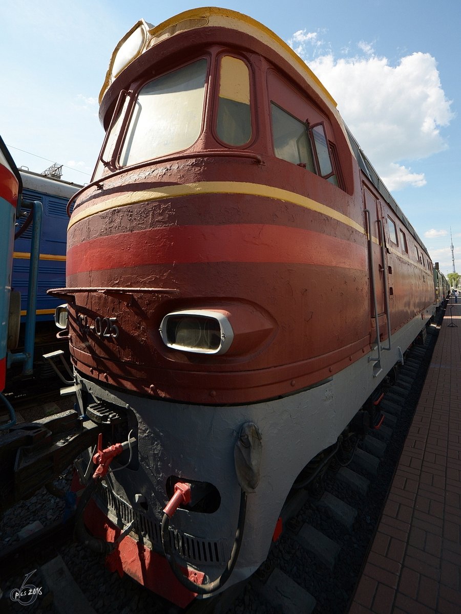 ЧС4-025 im Eisenbahnmuseum am Rigaer Bahnhof von Moskau (Mai 2016)