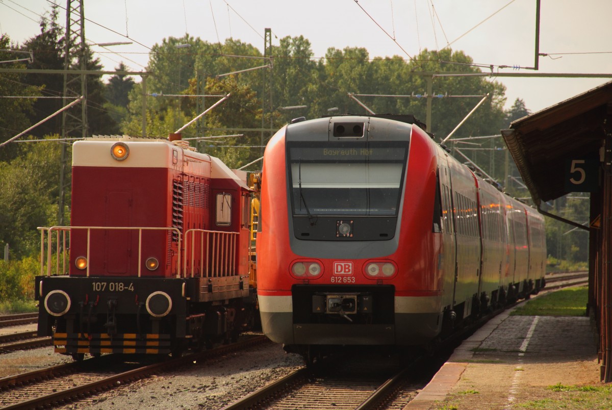107 018-4 und 612 653 in Hochstadt/ Marktzeuln am 29.08.2013.