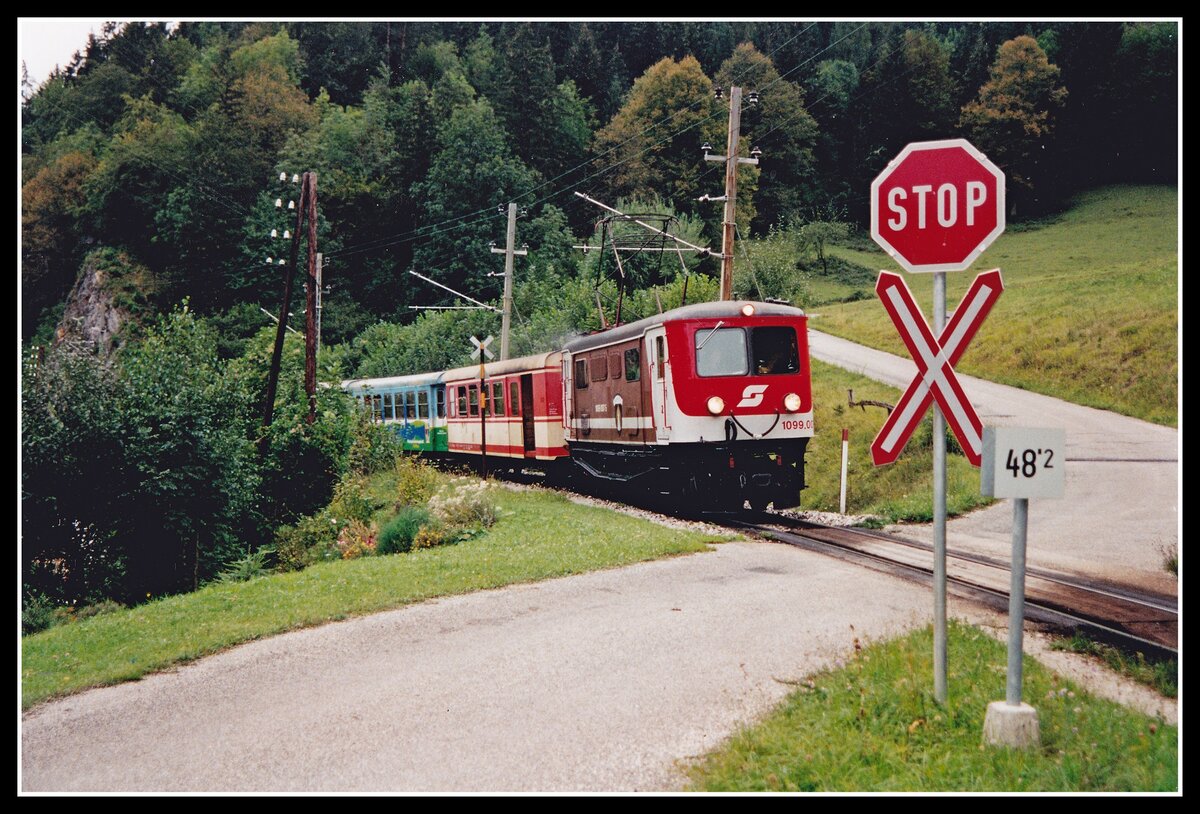 1099 007 erreicht am 13.09.2001 mit R6815 Laubenbachmühle.