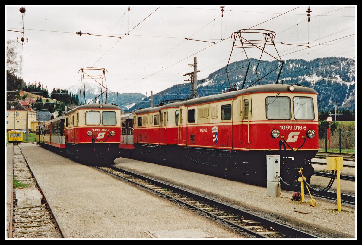1099 008,1099 016 und 1099 014 in Mariazell am 10.04.2001.