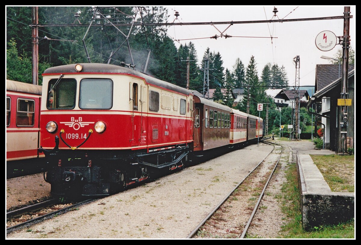 1099.14 mit R6812 in Mitterbach am 10.04.2001.