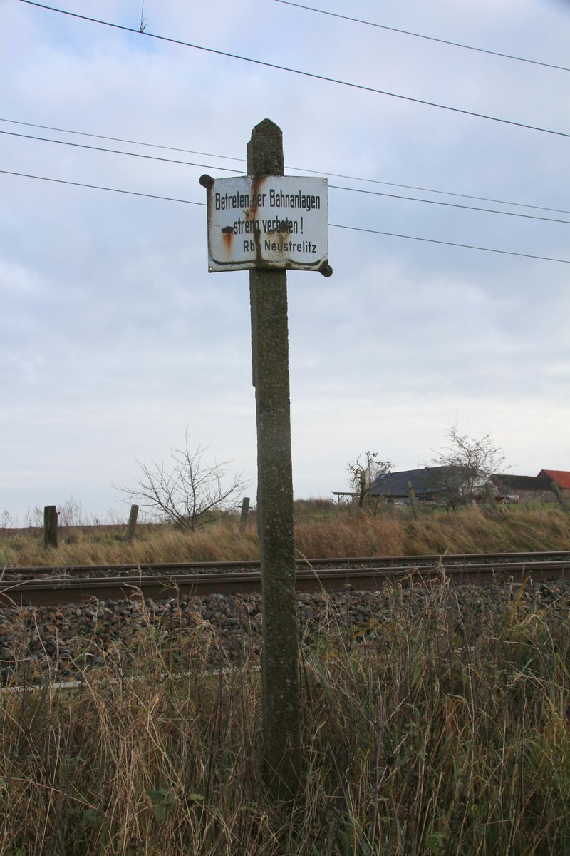 11-2017. An der Nordbahn bei Grüneberg herrscht noch Ordnung - dafür sorgt das Reichsbahnamt Neustrelitz!