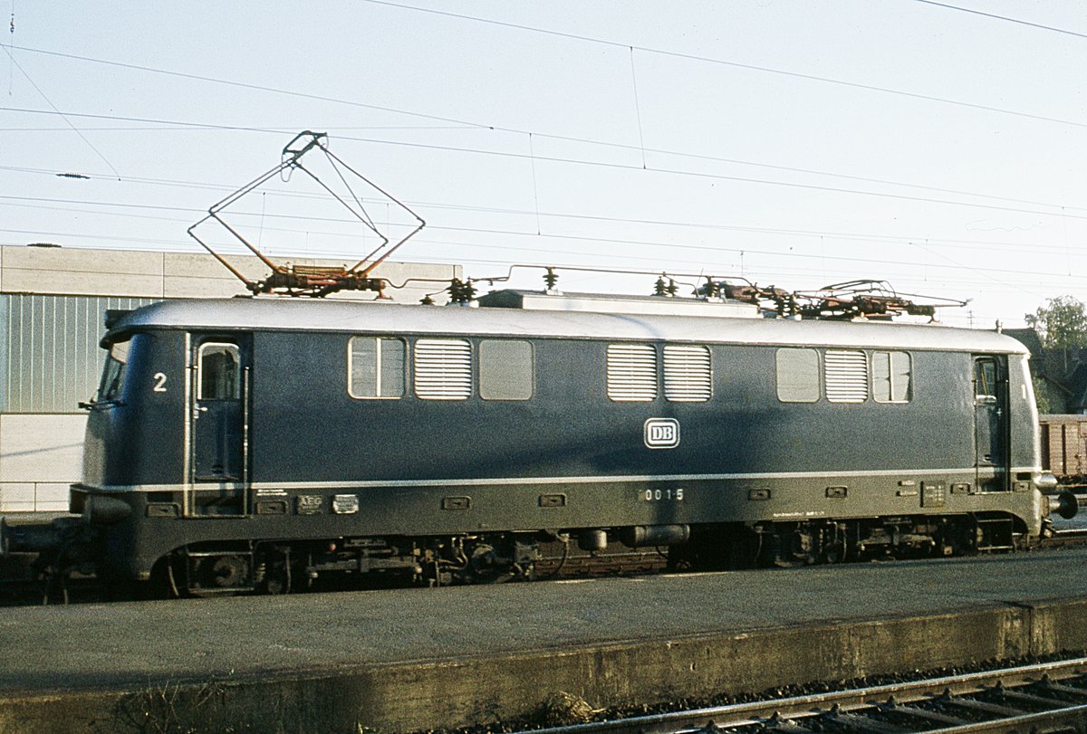 110 001 Lz am Bahnsteig