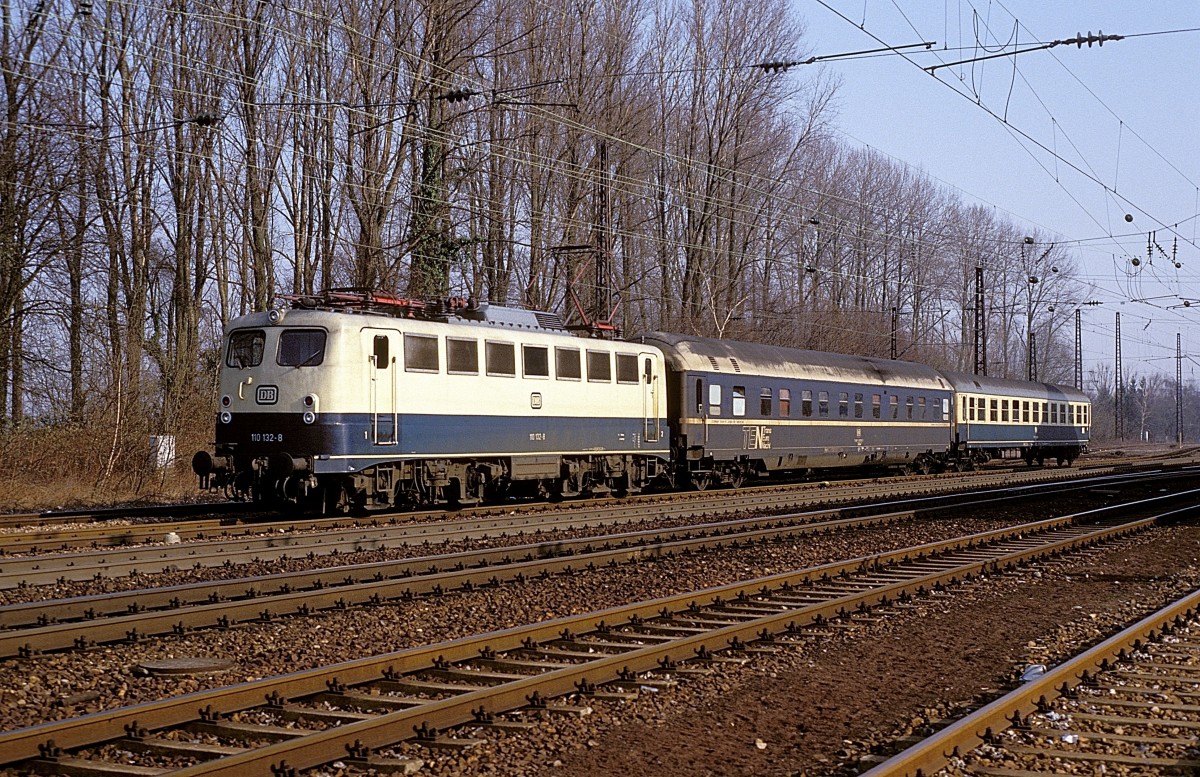 110 132  Baden - Baden  13.03.93