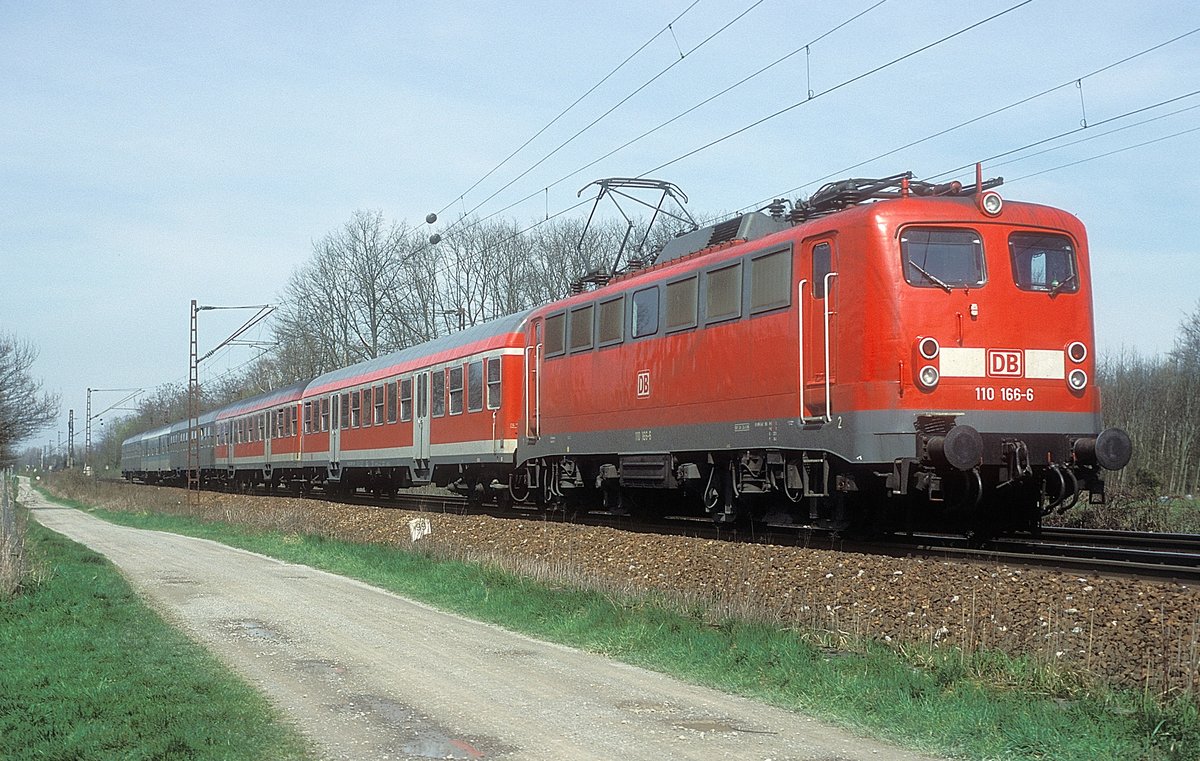 110 166  bei Rastatt  02.04.00