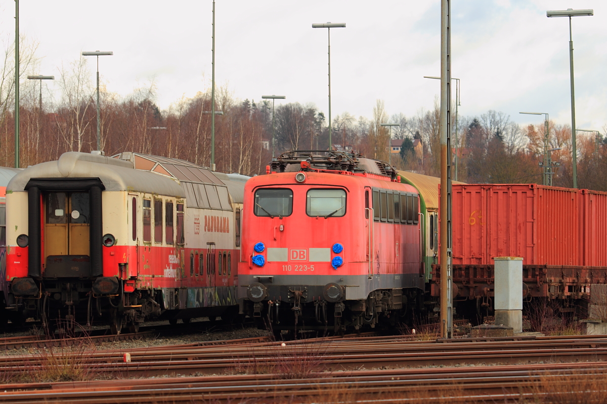 110 223-5 DB abgestellt in Lichtenfels am 10.02.2016.