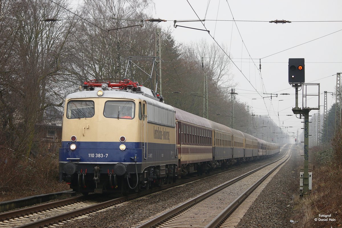 110 383-7 Centralbahn mit Sonderzug in Oberhausen Holten, Februar 2017.